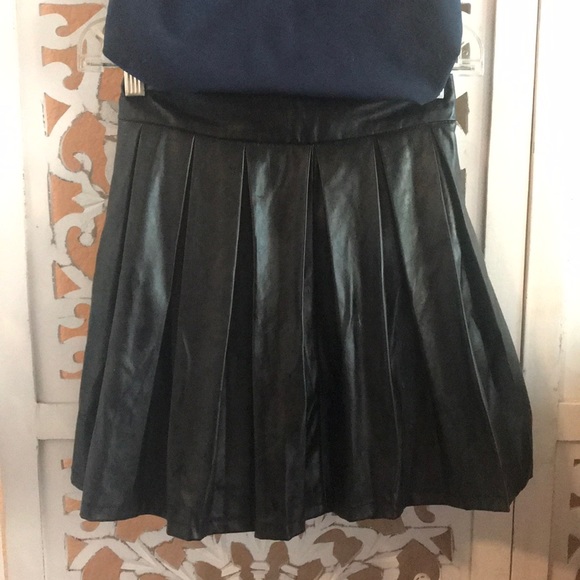 Faux Leather Skirt 🔥🔥🔥 - Picture 2 of 3